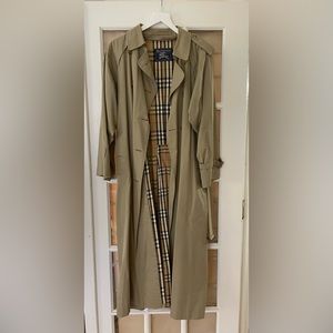 Great condition. Waist strap & zipper for adding lining. Missing one cuff strap.